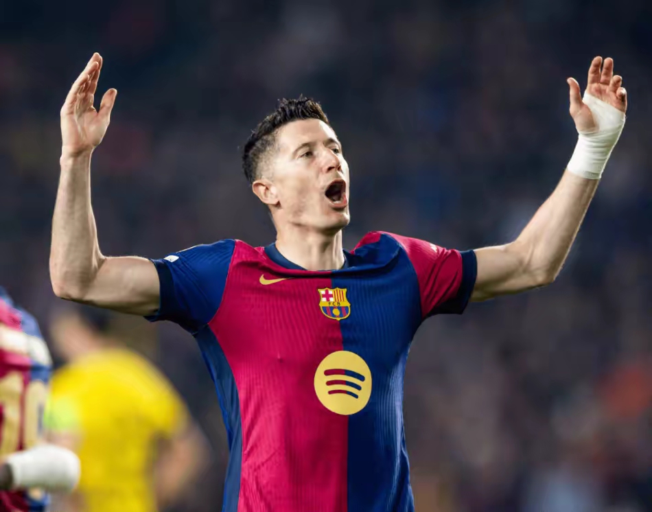 九游官网主页-莱万多夫斯基重返赛场，持续失利首场状态出色，拜仁观众沸腾！比赛高潮迭起的简单介绍-九游官网主页