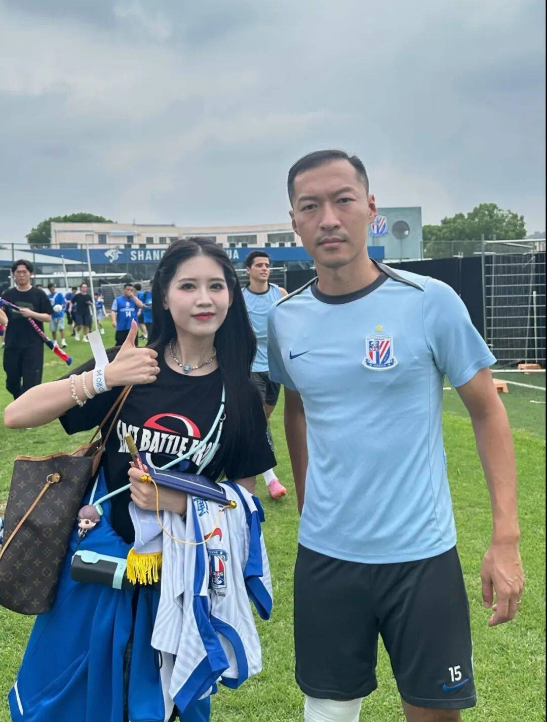 九游官网主页-上海申花训练开放日，转会期官宣签约引欢呼，国王杯在即，纪律约束更严格-九游官网主页